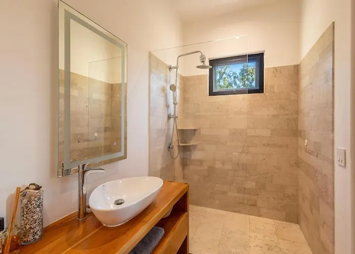 Villa Modern Retreat By The Beach, Rincon Del Afan *
